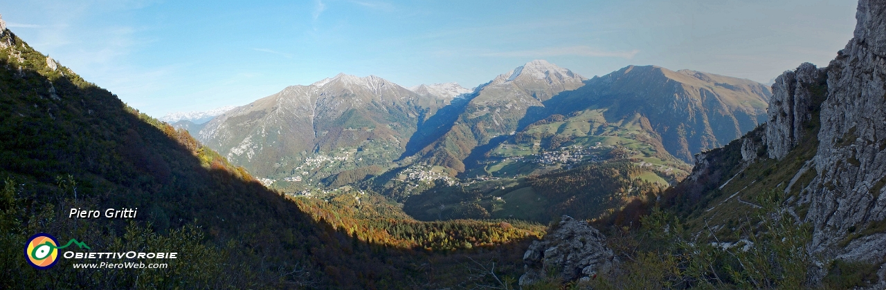 18 Panoramica verso Zorzone con Menna,  Zambla con Arera e Grem.jpg